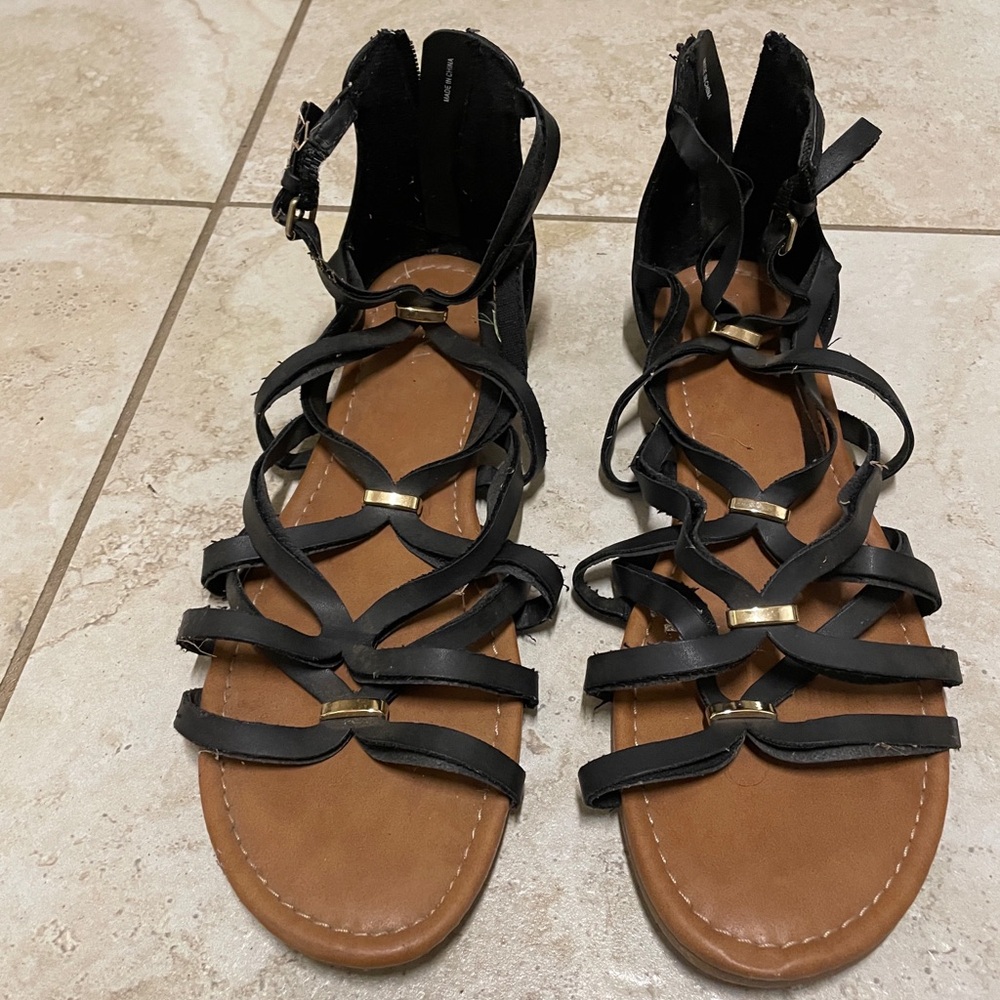 Women's Black Strappy Gladiator Sandals